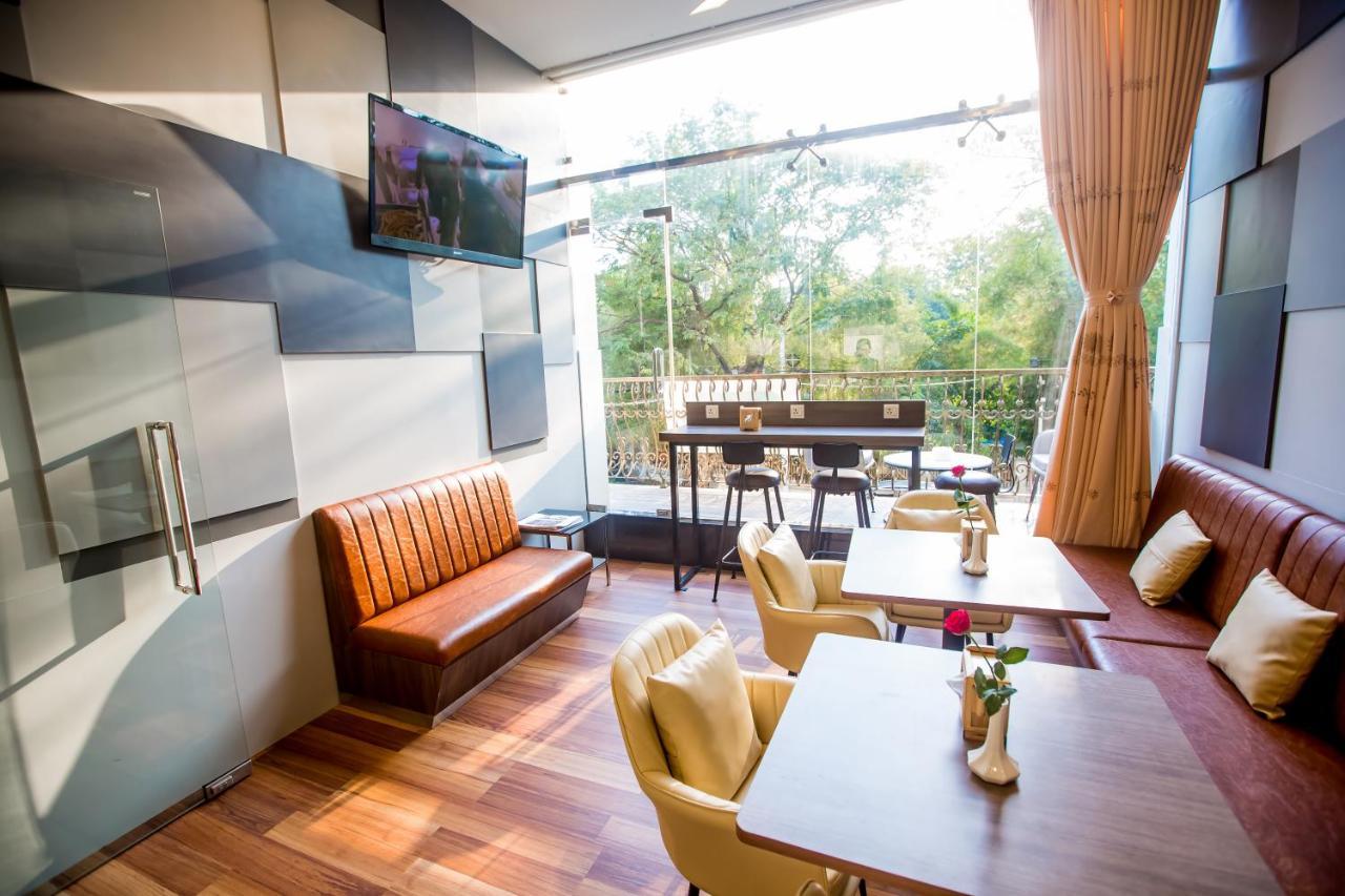 Prestige Residences At Golden Valley By Grand United Hospitality Yangón Exterior foto